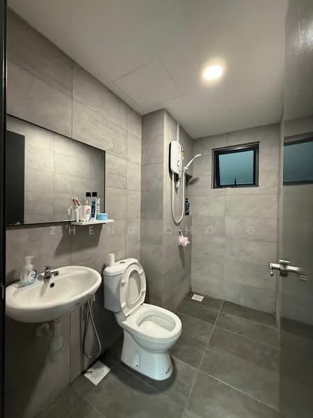 Armani Residence untuk Untuk Disewa - RM 800 /bulan, Mac 2026 - Bathroom - PropertyGuru.com.my