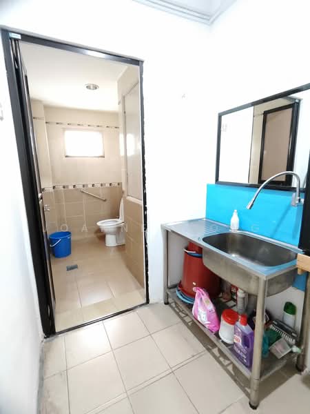 Shop for Rent in SS17 (Subang Jaya) - Joanne Diong - Bathroom - PropertyGuru.com.my