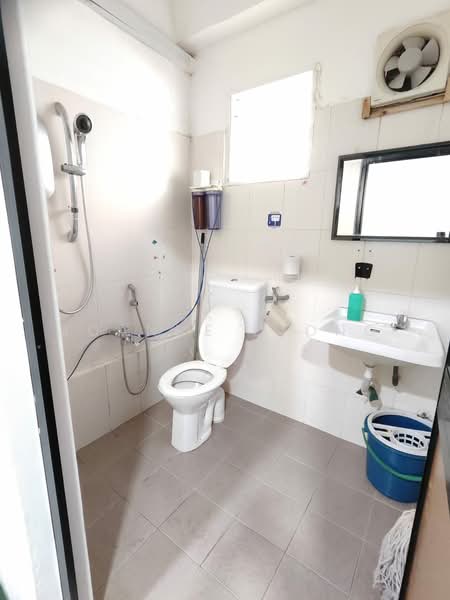 Shop for Rent in SS17 (Subang Jaya) - Joanne Diong - Bathroom - PropertyGuru.com.my