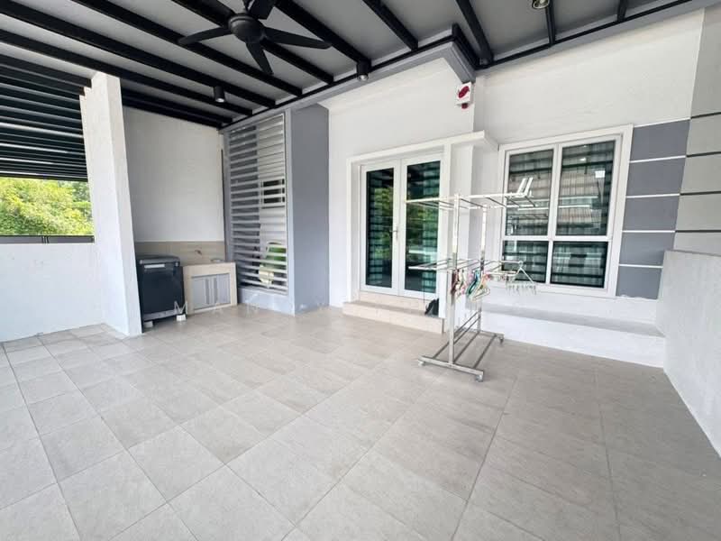 Gunung Rapat untuk Untuk Disewa - RM 2,200 /bulan, Mac 2026 - Balcony - PropertyGuru.com.my