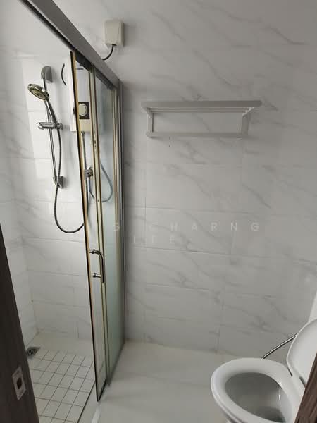 Apartment for Rent at Regalia Park @ Forest City - Hong Charng Lee - Bathroom - PropertyGuru.com.my