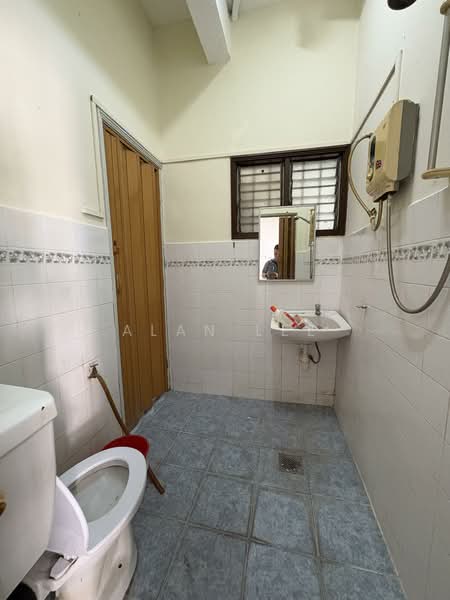 Terraced House for Rent in Ampang Jaya (Ampang) - Alan Lee - Bathroom - PropertyGuru.com.my