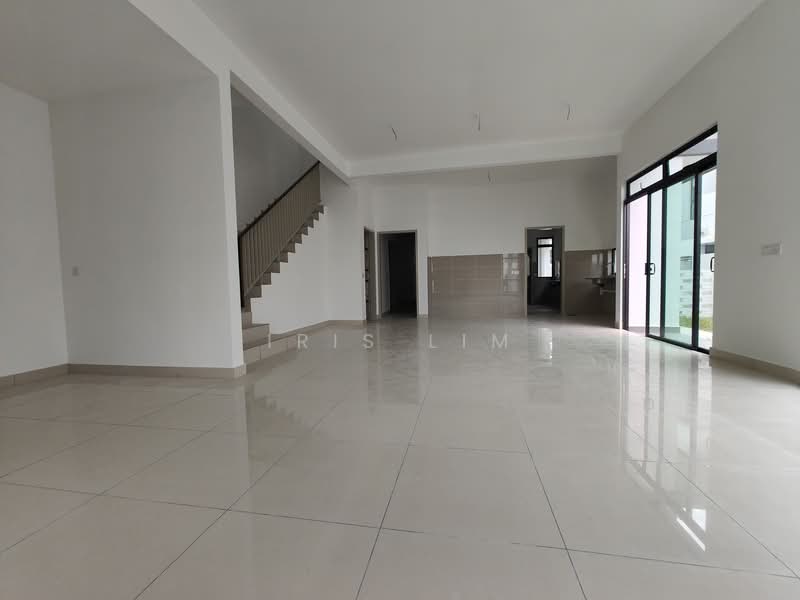 Cluster House for Sale in Iskandar Puteri (Nusajaya) (Johor) - Iris Lim - Living Room - PropertyGuru.com.my