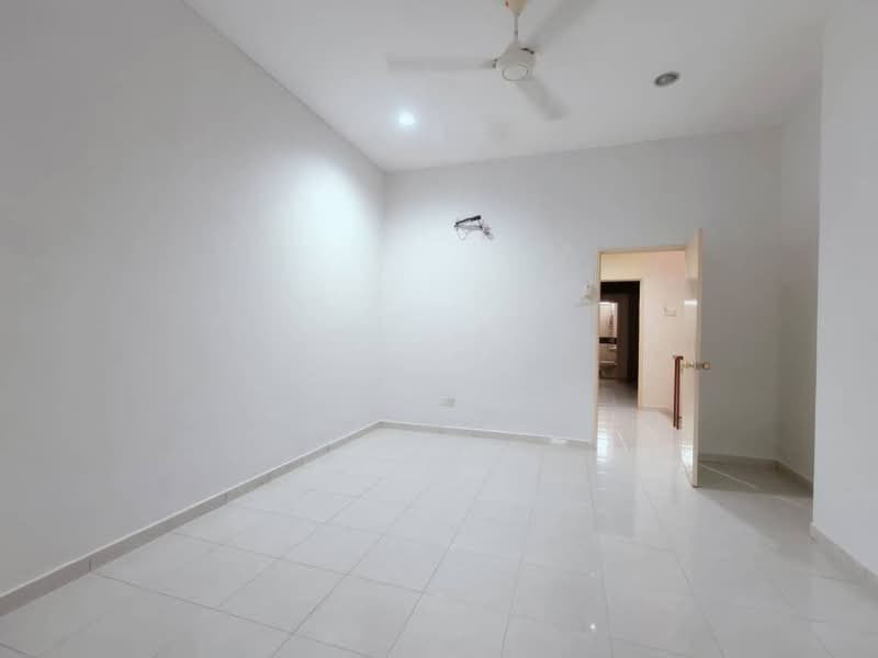 2-storey Terraced House for Sale in Taman JP Perdana (Johor Bahru) - Jemie . - Living Room - PropertyGuru.com.my