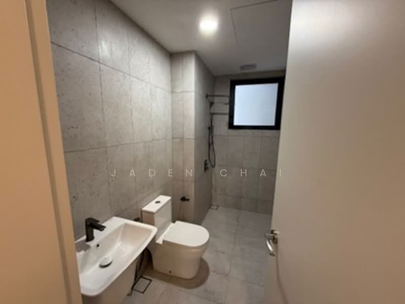 Condominium for Rent at EdgeWood Residences @ SkySanctuary - Jaden Chai - Bathroom - PropertyGuru.com.my