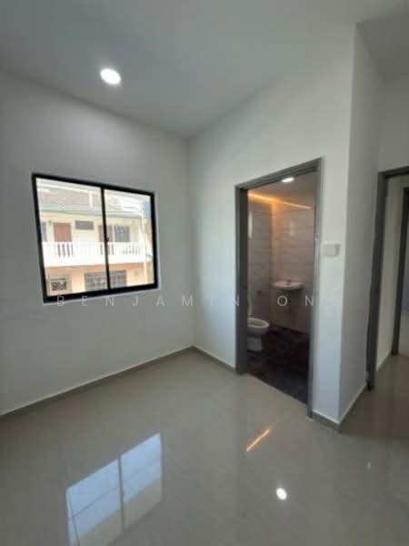 2-storey Terraced House for Sale in Taman Molek (Johor Bahru) - Benjamin Ong - PropertyGuru.com.my