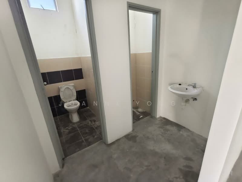 i-Parc @ Tanjung Pelepas (Semi-D Factory) untuk Untuk Disewa - RM 15,000 /bulan, Mac 2026 - Bathroom - PropertyGuru.com.my