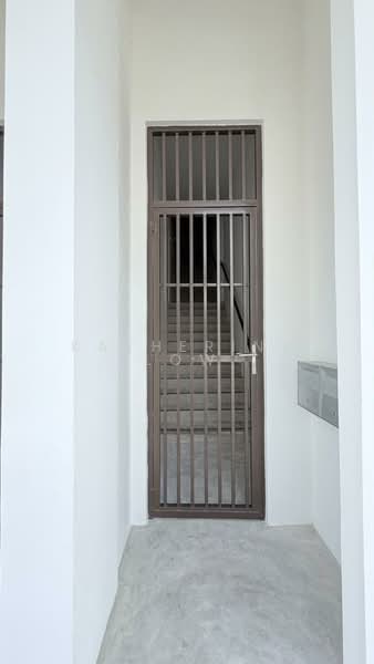 Shop for Rent in Pasir Gudang (Johor) - Katherine Low - Entrance - PropertyGuru.com.my