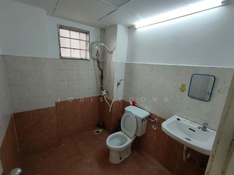 Condominium for Sale at Menara D'sara - Louis Foong - Bathroom - PropertyGuru.com.my