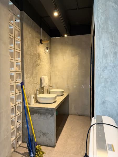 Jalan Pahang 2 Storey Commercial Bungalow 4156 sq ft untuk Untuk Disewa - RM 7,800 /bulan, Mac 2026 - Bathroom - PropertyGuru.com.my