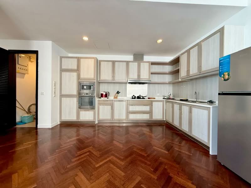 Kondominium untuk Disewa di Quayside Seafront Resort Condominiums - Welwits Sim - Kitchen - PropertyGuru.com.my