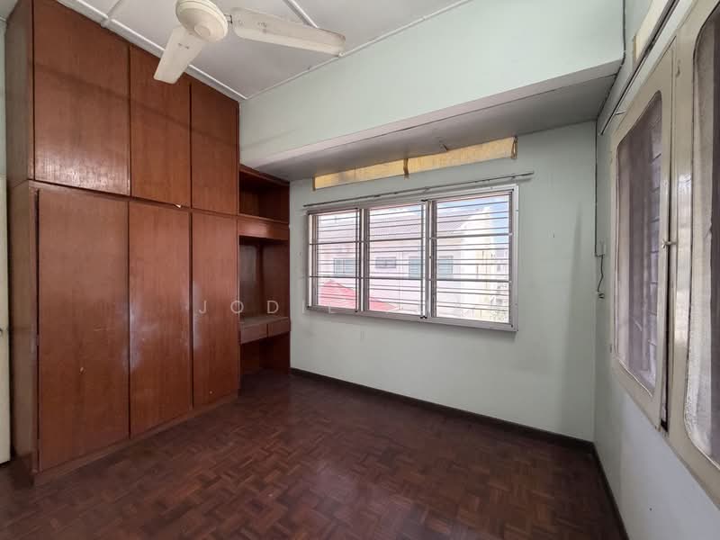 Semi-Detached House for Sale in Taman Bersatu (Ipoh) - Jodie Kuan - Bedroom - PropertyGuru.com.my