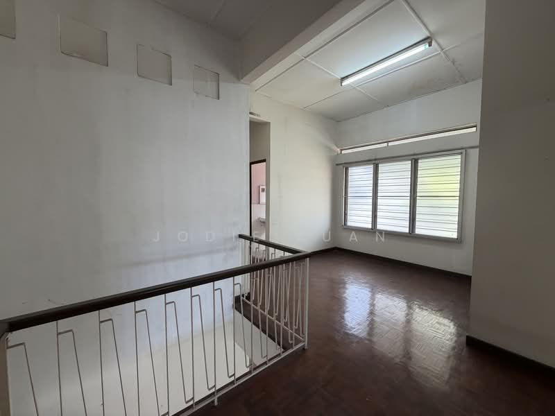 Semi-Detached House for Sale in Taman Bersatu (Ipoh) - Jodie Kuan - Family Area - PropertyGuru.com.my