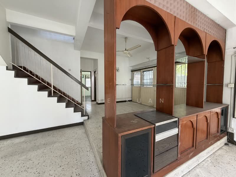 Semi-Detached House for Sale in Taman Bersatu (Ipoh) - Jodie Kuan - Split Level Separating Living and Dining - PropertyGuru.com.my