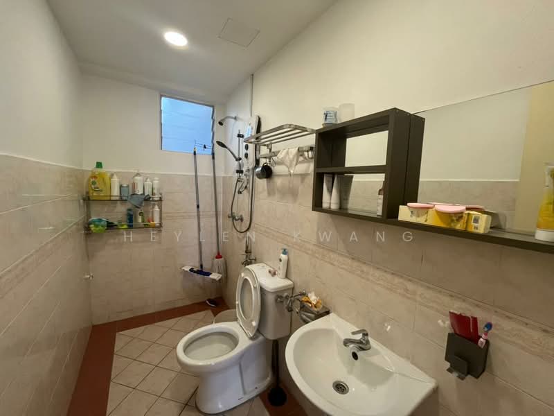Pelangi Heights untuk Untuk Dijual - RM 380,000, Mac 2026 - Bathroom - PropertyGuru.com.my