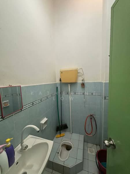 1-storey Terraced House for Sale in Taman Setia Indah (Tebrau) - Katherine Low - Bathroom - PropertyGuru.com.my