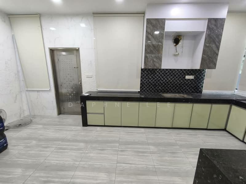 Cluster House for Sale in Ulu Tiram (Johor) - Daphne Lee - Kitchen - PropertyGuru.com.my