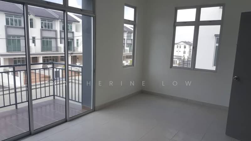 Taman Pulai Mutiara untuk Untuk Dijual - RM 588,000, Mac 2026 - Balcony - PropertyGuru.com.my