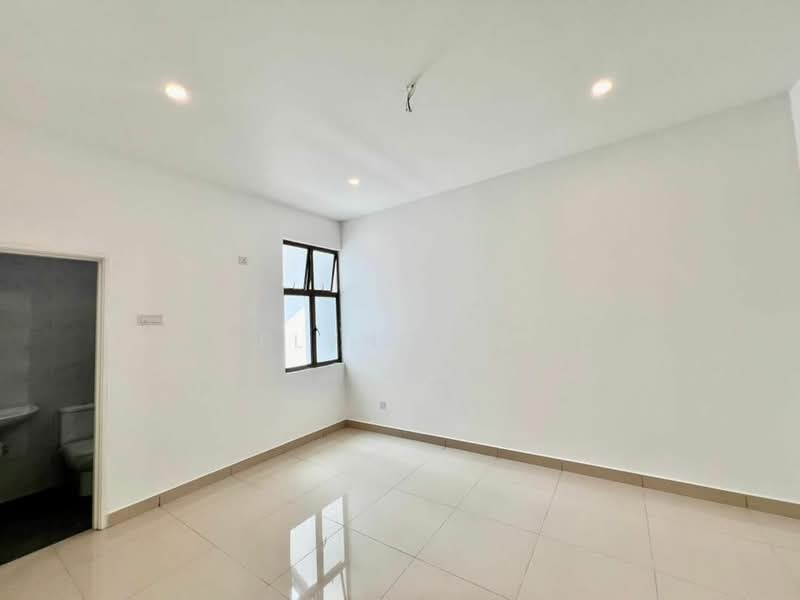 2-storey Terraced House for Sale in Mutiara Rini (Skudai) - Elyn Tay - Bathroom - PropertyGuru.com.my