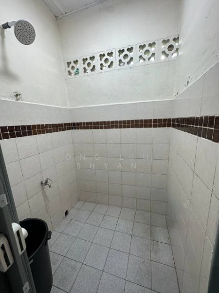 1-storey Terraced House for Sale in Pekan Nanas (Johor) - Ong Lih Shyan - Bathroom - PropertyGuru.com.my
