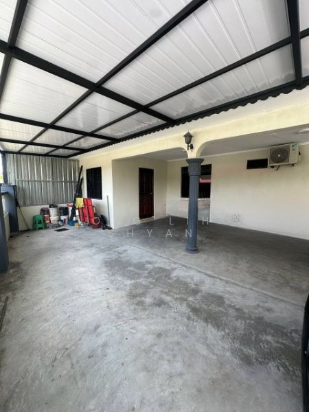 1-storey Terraced House for Sale in Pekan Nanas (Johor) - Ong Lih Shyan - Exterior - PropertyGuru.com.my
