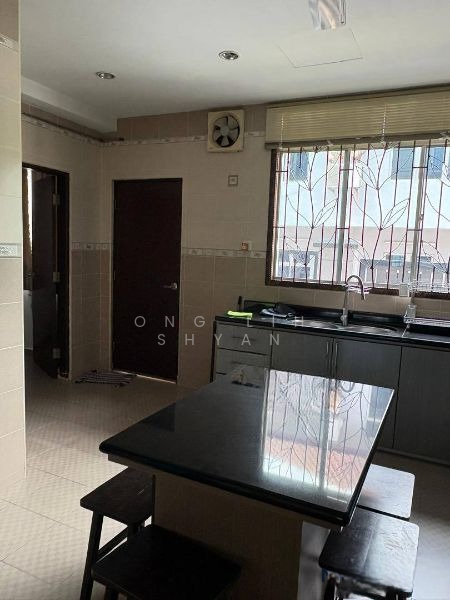 2-storey Terraced House for Sale in Taman Impian Emas (Skudai) - Ong Lih Shyan - Kitchen - PropertyGuru.com.my