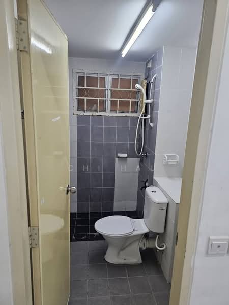 Seri Intan Apartment untuk Untuk Disewa - RM 1,100 /bulan, Mac 2026 - Bathroom - PropertyGuru.com.my