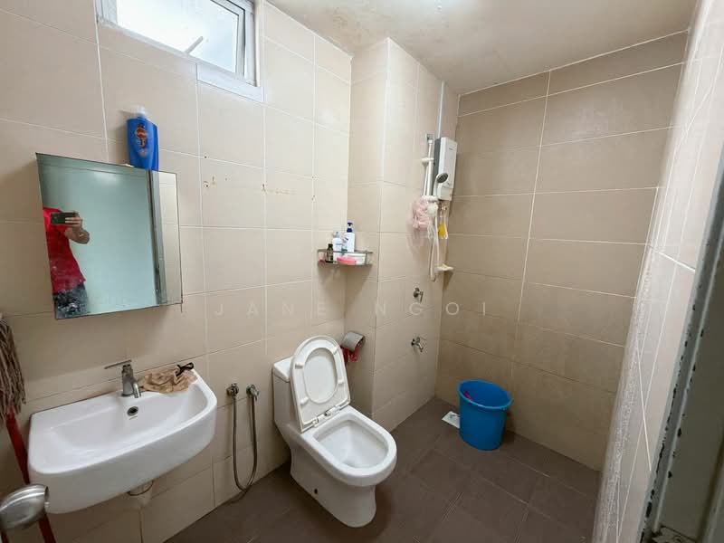 Service Residence for Sale at Pandan Residence 2 - Jane Ngoi - Bathroom - PropertyGuru.com.my