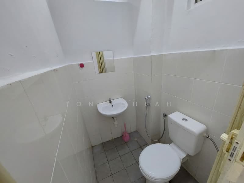 Apartment for Sale at Shineville Garden - Tony Cheah - Bathroom - PropertyGuru.com.my