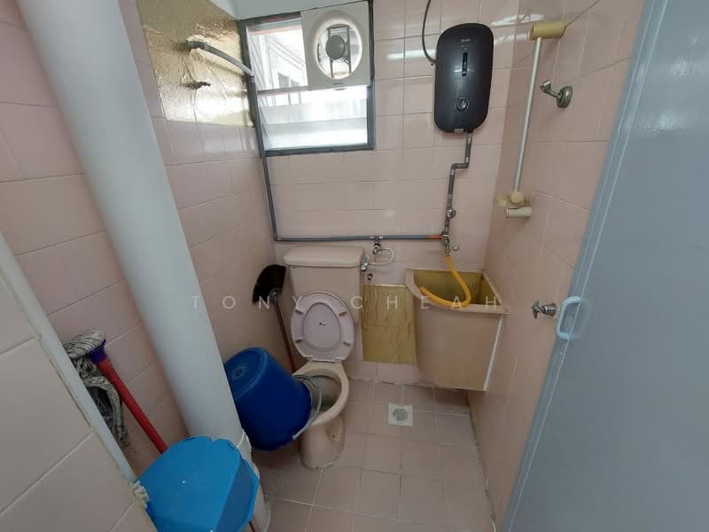 Condominium for Sale at Vista Condominium - Tony Cheah - Bathroom - PropertyGuru.com.my