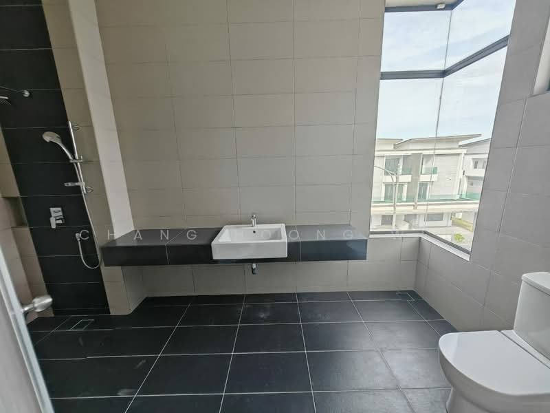 Taman Puncak Saujana untuk Untuk Disewa - RM 3,500 /bulan, Mac 2026 - Bathroom - PropertyGuru.com.my