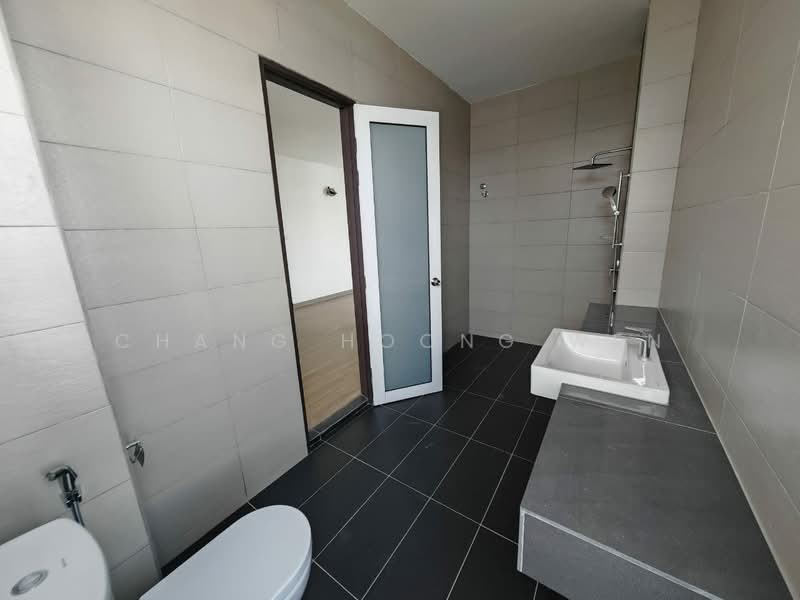 Taman Puncak Saujana untuk Untuk Disewa - RM 3,500 /bulan, Mac 2026 - Bathroom - PropertyGuru.com.my
