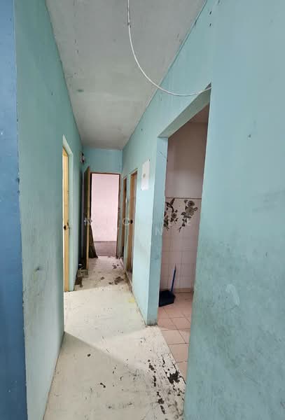 Apartment for Sale at Apartment Idaman - Nicole Yan - Corridor - PropertyGuru.com.my