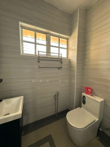 Untuk Disewa - Jalan Nuri Bandar putra