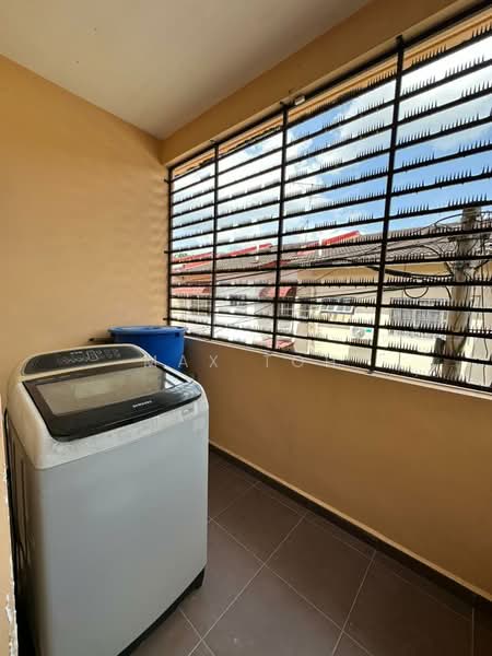 Untuk Disewa - Jalan Nuri Bandar putra