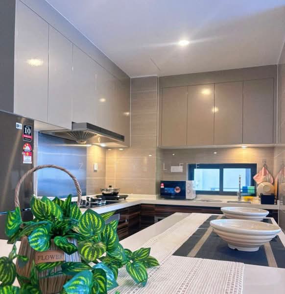 Kondominium untuk Disewa di R&F Princess Cove Phase 2-Seine Region - Zoey Lee - Kitchen - PropertyGuru.com.my