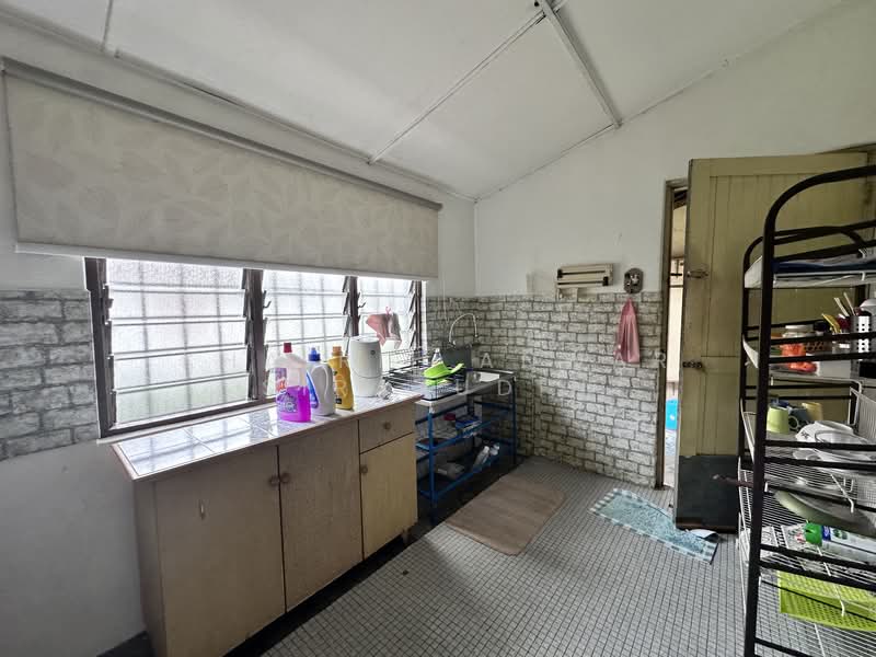 Terraced House for Sale in Kepong (Kuala Lumpur) - Khairil Anwar Sirajudin - Kitchen - PropertyGuru.com.my