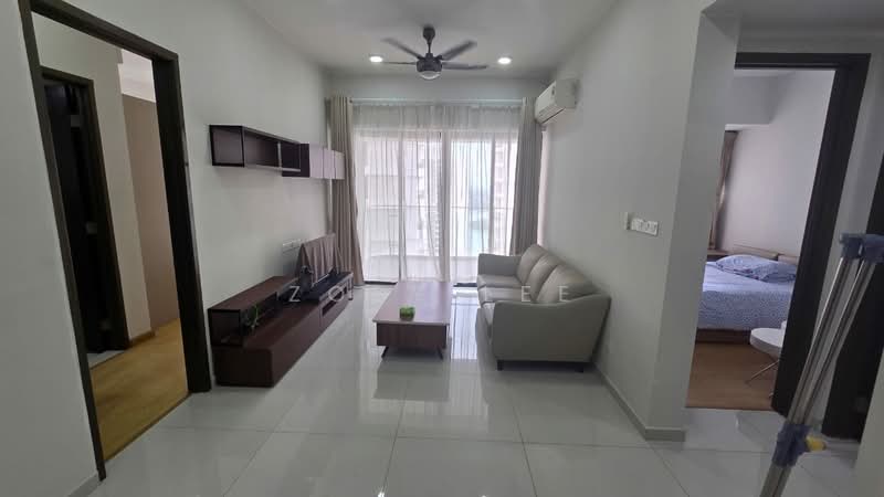 Amberside @ Country Garden Danga Bay untuk Untuk Disewa - RM 2,200 /bulan, Apr 2026 - Living Room - PropertyGuru.com.my