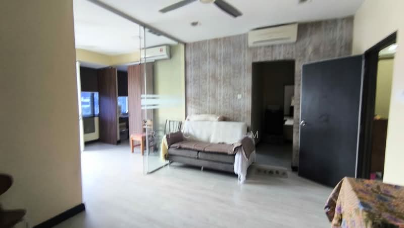 Rumah Teres 2 Tingkat untuk Dijual di Damansara Jaya (Petaling Jaya) - Eric Lim - Living Room - PropertyGuru.com.my