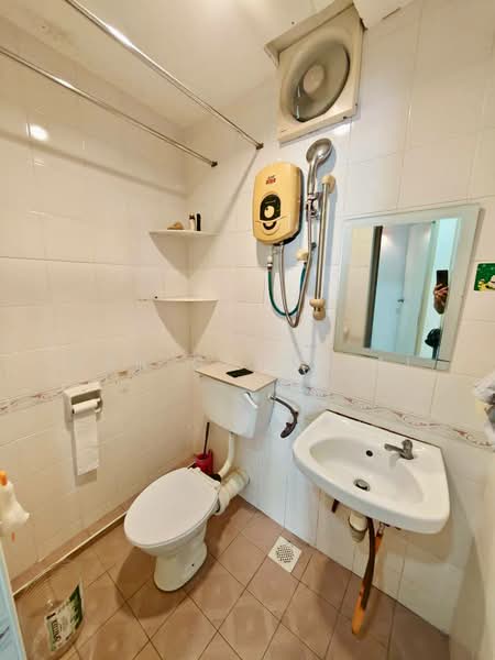 Apartment for Rent at Gambier Heights - Gan Chun Kai - Bathroom - PropertyGuru.com.my