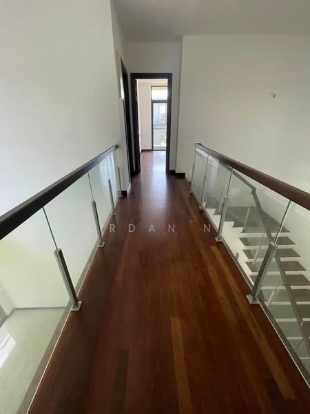 Semi-Detached House for Sale in Telok Panglima Garang (Selangor) - Jordan Ng - Corridor - PropertyGuru.com.my