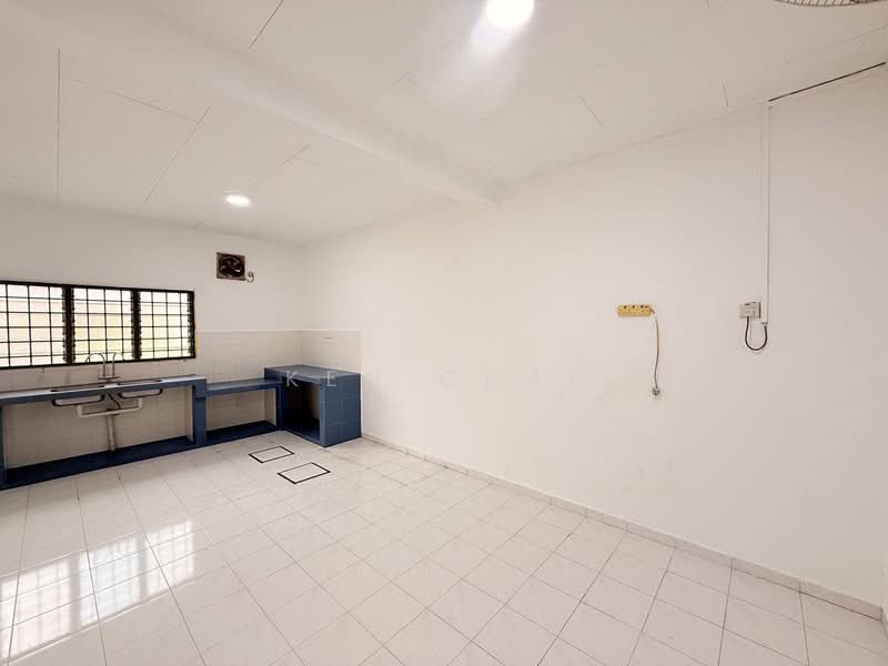1-storey Terraced House for Sale in Kota Tinggi (Johor) - Ken Chai - Kitchen - PropertyGuru.com.my
