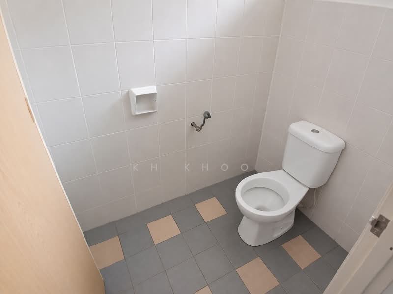 Kedai untuk Disewa di Kota Damansara (Selangor) - KH Khoo - Bathroom - PropertyGuru.com.my