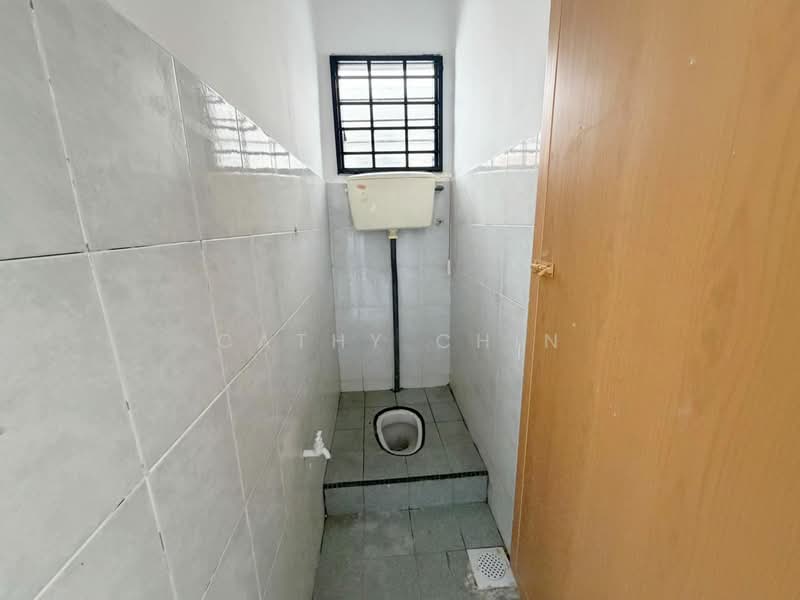 1-storey Terraced House for Sale in Seri Iskandar (Perak) - Cathy Chin - Bathroom - PropertyGuru.com.my