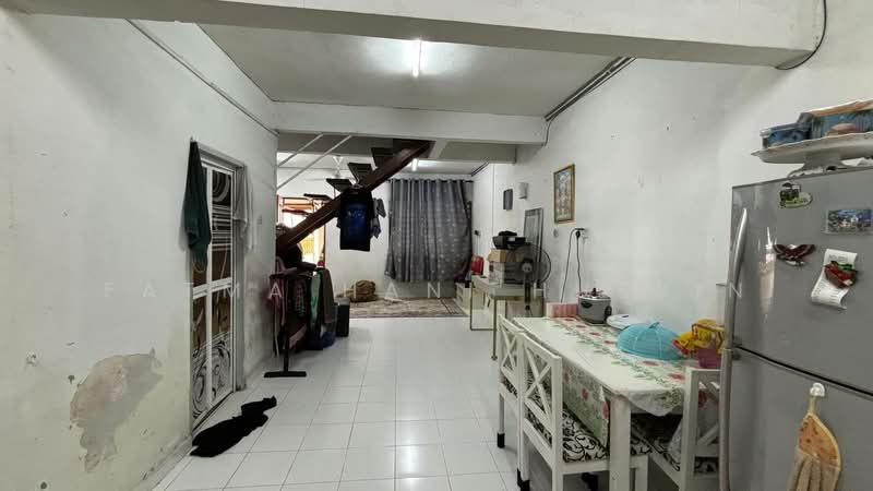 Taman Puchong Indah untuk Untuk Dijual - RM 375,000, Mac 2026 - Living Room - PropertyGuru.com.my