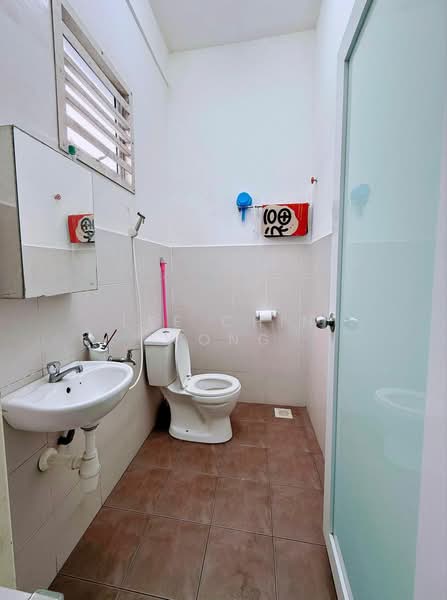 2-storey Terraced House for Sale in Senai (Johor) - Lee Chin Wong - Bathroom - PropertyGuru.com.my