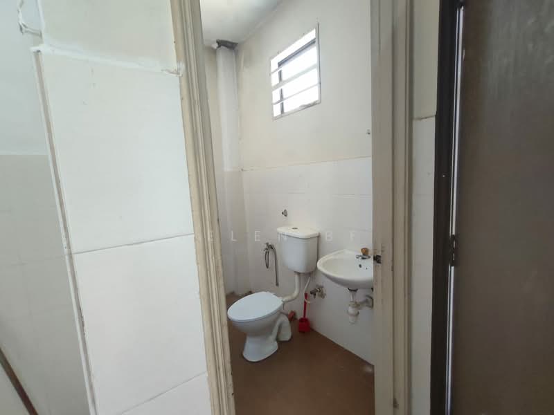 1-storey Terraced House for Sale in Taman Rembia Perkasa (Rembia) - Helen BF - Bathroom - PropertyGuru.com.my