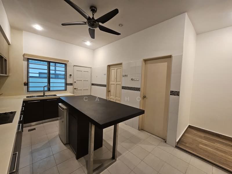 Semi-Detached House for Rent in Shah Alam (Selangor) - Cat Ho - Kitchen - PropertyGuru.com.my