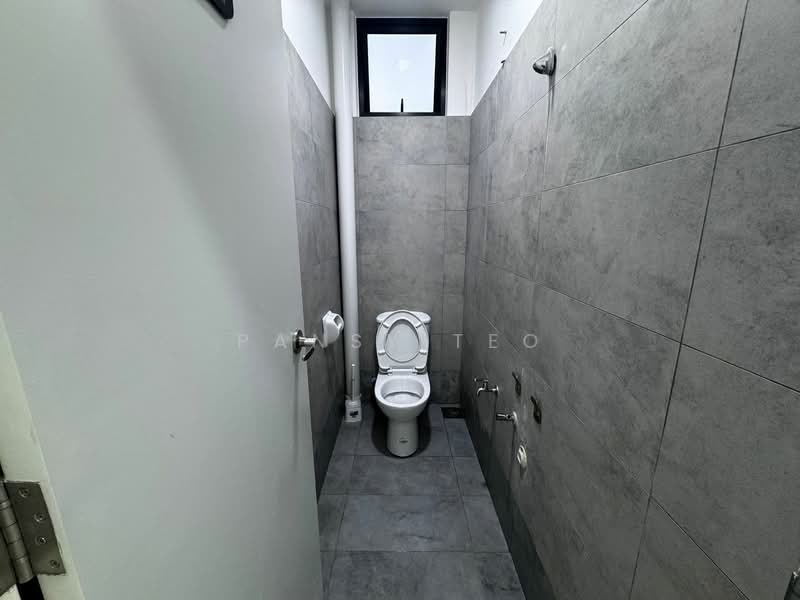 Shop for Rent in Taman Pelangi (Johor Bahru) - Pansy Teo - Bathroom - PropertyGuru.com.my