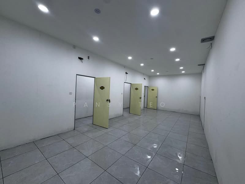 Shop for Rent in Taman Pelangi (Johor Bahru) - Pansy Teo - Interior - PropertyGuru.com.my